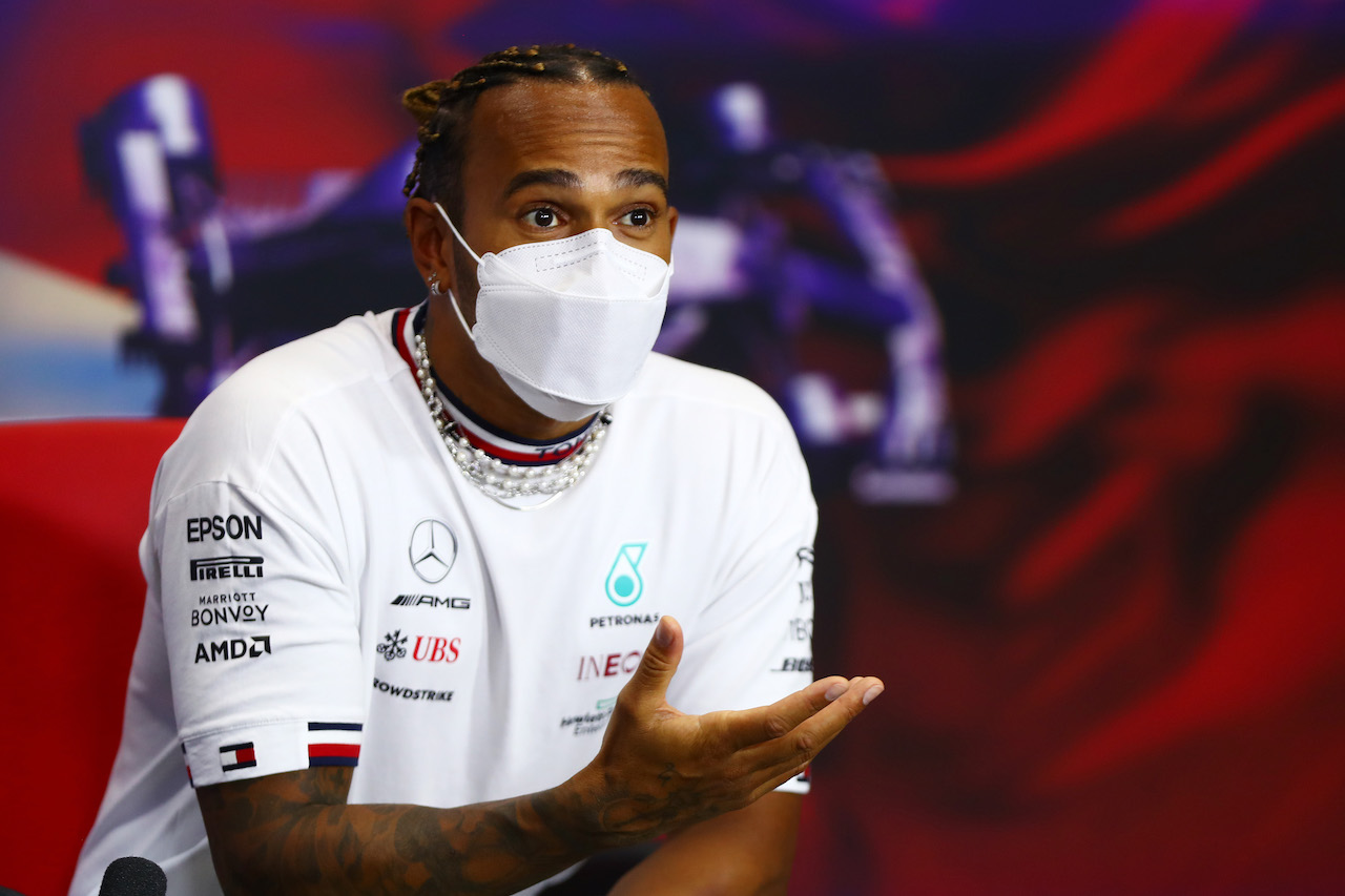 GP BAHRAIN, Lewis Hamilton (GBR) Mercedes AMG F1 in the FIA Press Conference.
25.03.2021. Formula 1 World Championship, Rd 1, Bahrain Grand Prix, Sakhir, Bahrain, Preparation Day.
- www.xpbimages.com, EMail: requests@xpbimages.com © Copyright: FIA Pool Image for Editorial Use Only