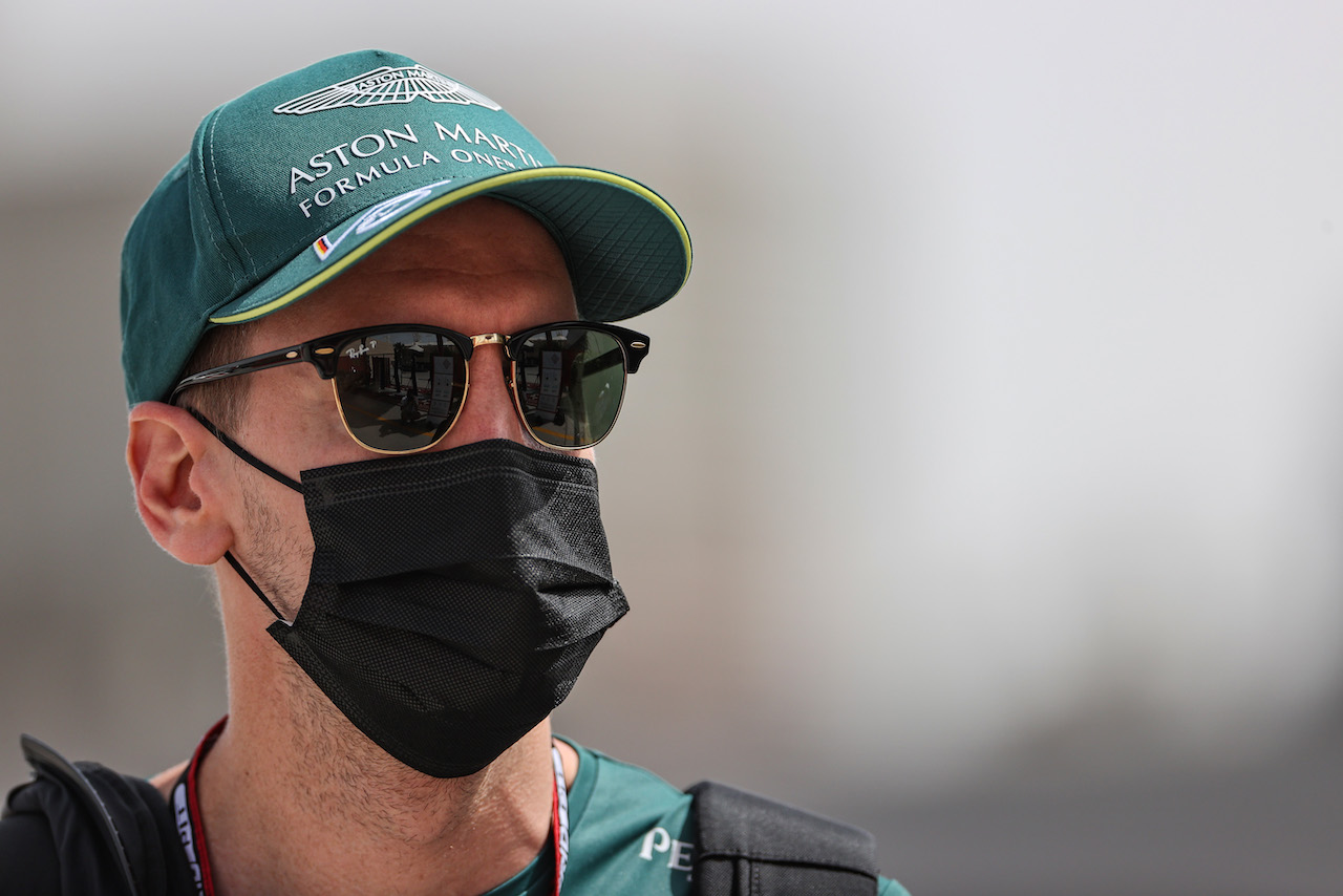 GP BAHRAIN, Sebastian Vettel (GER), Aston Martin F1 Team 25.03.2021. Formula 1 World Championship, Rd 1, Bahrain Grand Prix, Sakhir, Bahrain, Preparation Day.- www.xpbimages.com, EMail: requests@xpbimages.com © Copyright: Charniaux / XPB Images