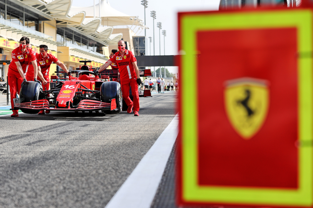 GP BAHRAIN, Ferrari SF-21 pushed down the pit lane.
25.03.2021. Formula 1 World Championship, Rd 1, Bahrain Grand Prix, Sakhir, Bahrain, Preparation Day.
- www.xpbimages.com, EMail: requests@xpbimages.com © Copyright: Moy / XPB Images