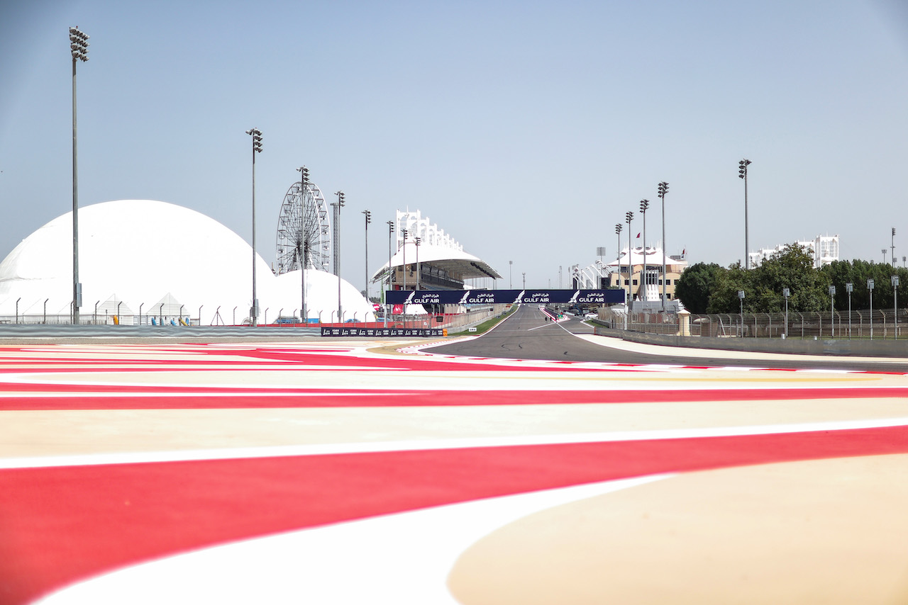 GP BAHRAIN, Track Atmosphere 25.03.2021. Formula 1 World Championship, Rd 1, Bahrain Grand Prix, Sakhir, Bahrain, Preparation Day.- www.xpbimages.com, EMail: requests@xpbimages.com © Copyright: Charniaux / XPB Images