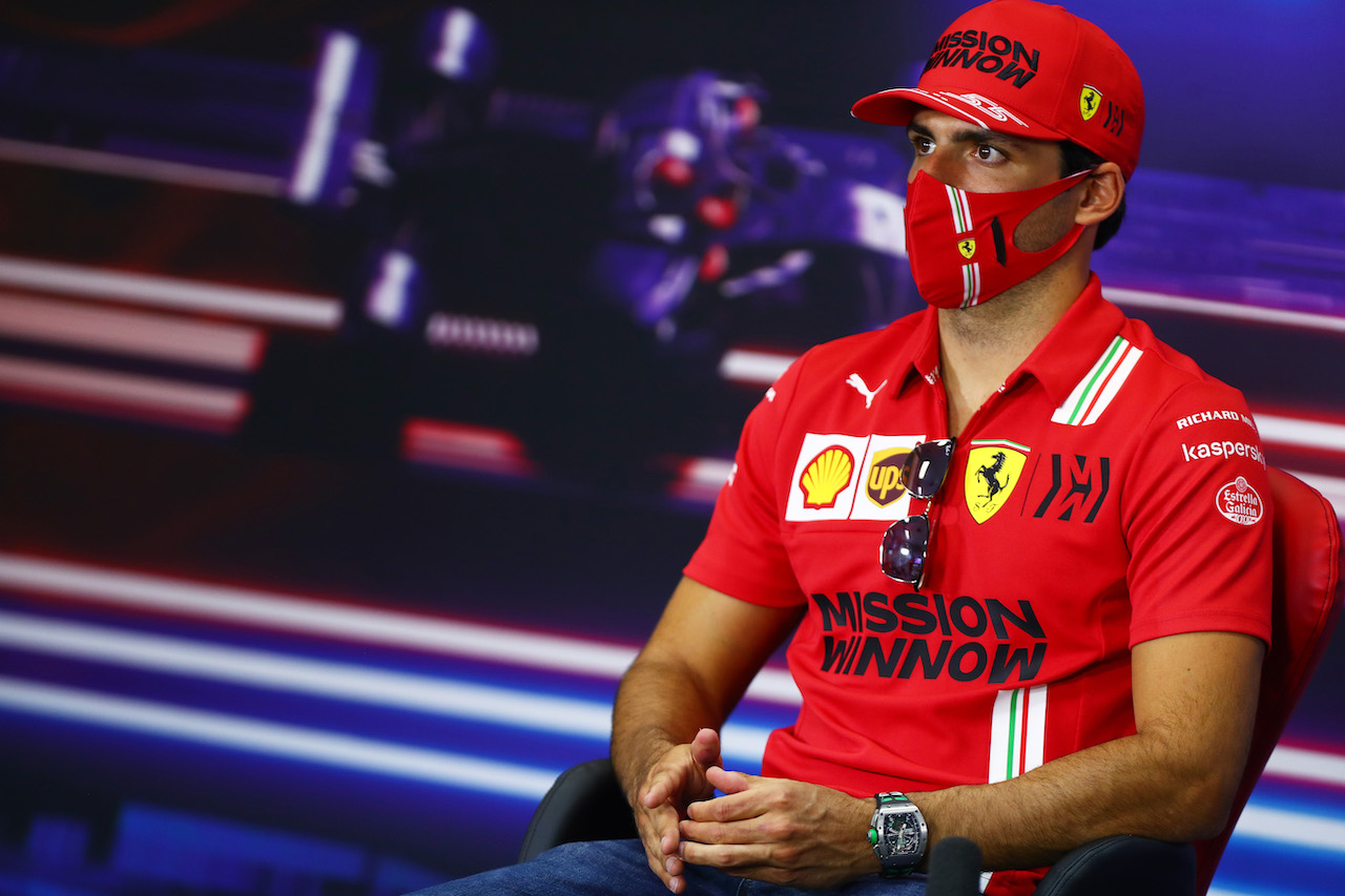 GP BAHRAIN, Carlos Sainz Jr (ESP) Ferrari in the FIA Press Conference.
25.03.2021. Formula 1 World Championship, Rd 1, Bahrain Grand Prix, Sakhir, Bahrain, Preparation Day.
- www.xpbimages.com, EMail: requests@xpbimages.com © Copyright: FIA Pool Image for Editorial Use Only
