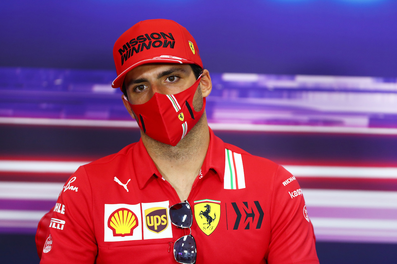 GP BAHRAIN, Carlos Sainz Jr (ESP) Ferrari in the FIA Press Conference.
25.03.2021. Formula 1 World Championship, Rd 1, Bahrain Grand Prix, Sakhir, Bahrain, Preparation Day.
- www.xpbimages.com, EMail: requests@xpbimages.com © Copyright: FIA Pool Image for Editorial Use Only