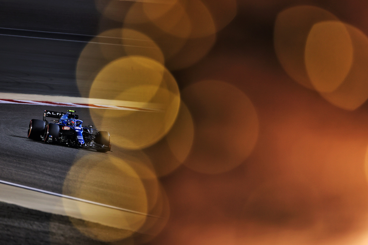 GP BAHRAIN, Esteban Ocon (FRA) Alpine F1 Team A521.
27.03.2021. Formula 1 World Championship, Rd 1, Bahrain Grand Prix, Sakhir, Bahrain, Qualifiche Day.
- www.xpbimages.com, EMail: requests@xpbimages.com © Copyright: Charniaux / XPB Images