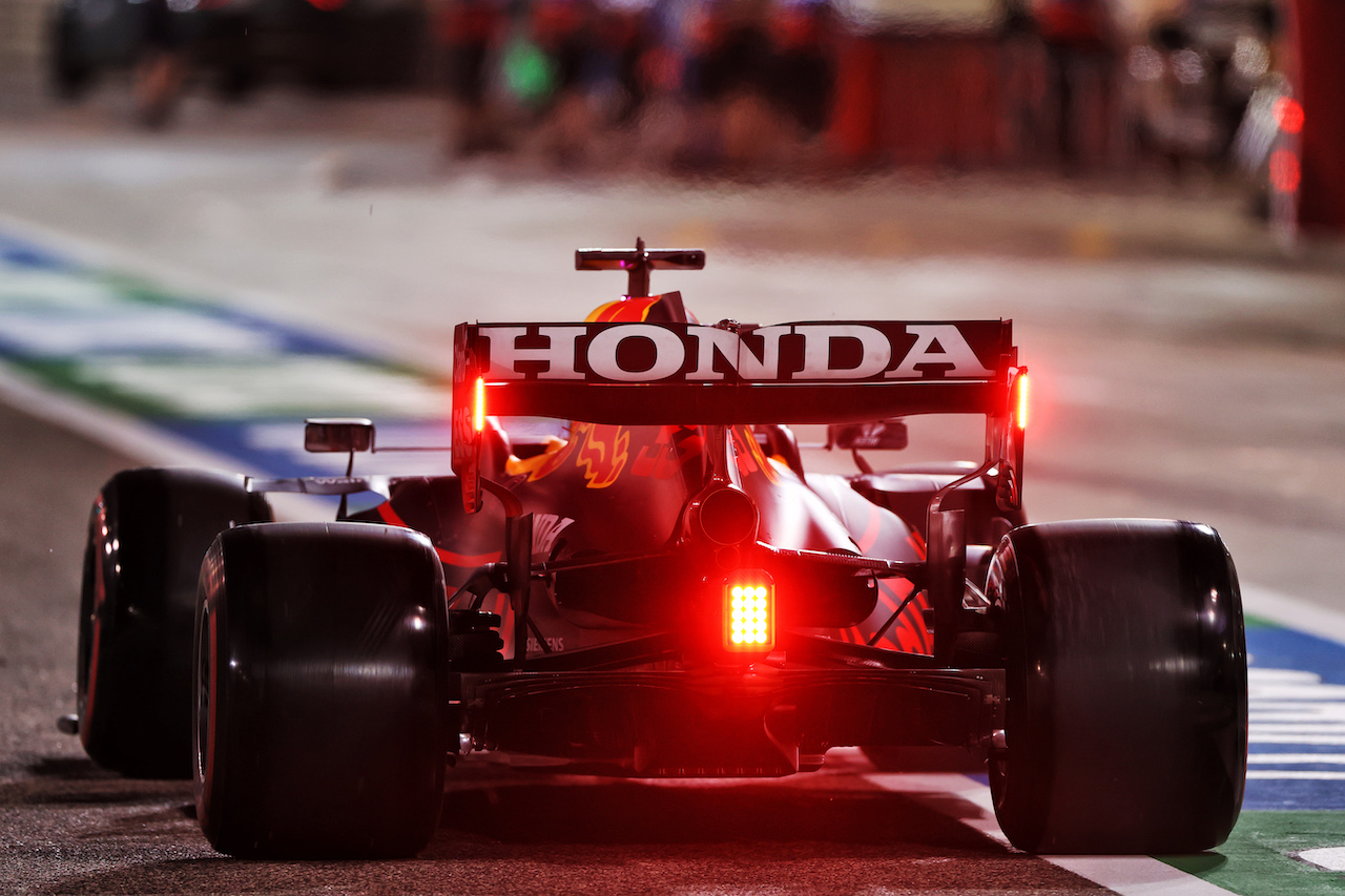 GP BAHRAIN, Max Verstappen (NLD) Red Bull Racing RB16B.
27.03.2021. Formula 1 World Championship, Rd 1, Bahrain Grand Prix, Sakhir, Bahrain, Qualifiche Day.
- www.xpbimages.com, EMail: requests@xpbimages.com © Copyright: Moy / XPB Images