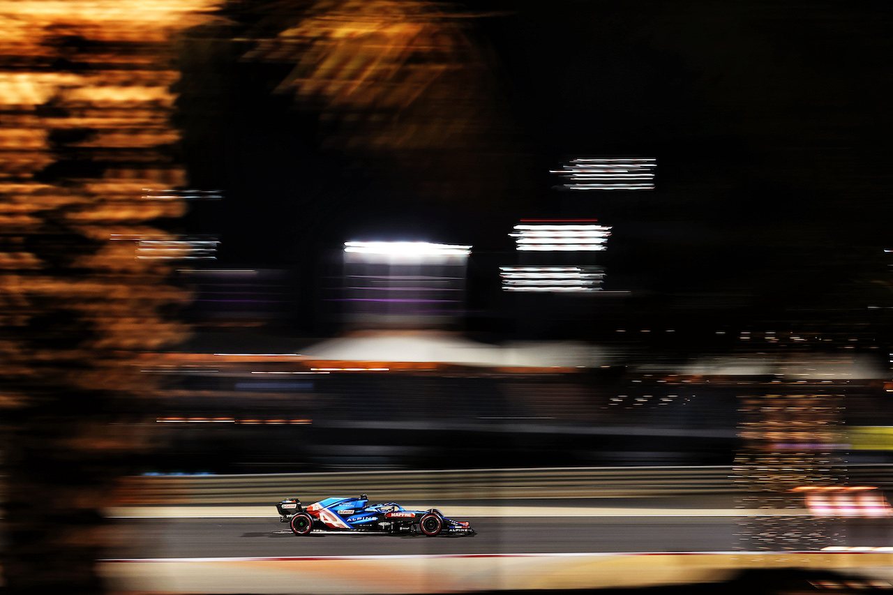 GP BAHRAIN, Fernando Alonso (ESP) Alpine F1 Team A521.
27.03.2021. Formula 1 World Championship, Rd 1, Bahrain Grand Prix, Sakhir, Bahrain, Qualifiche Day.
- www.xpbimages.com, EMail: requests@xpbimages.com © Copyright: Charniaux / XPB Images
