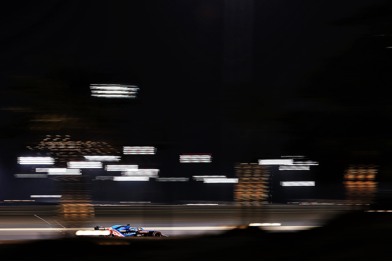 GP BAHRAIN, Fernando Alonso (ESP) Alpine F1 Team A521.
27.03.2021. Formula 1 World Championship, Rd 1, Bahrain Grand Prix, Sakhir, Bahrain, Qualifiche Day.
- www.xpbimages.com, EMail: requests@xpbimages.com © Copyright: Charniaux / XPB Images