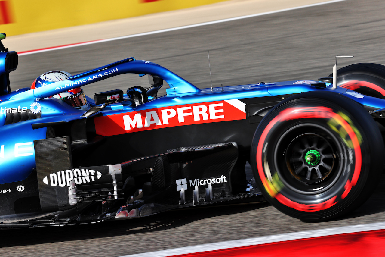 GP BAHRAIN, Esteban Ocon (FRA) Alpine F1 Team A521.
27.03.2021. Formula 1 World Championship, Rd 1, Bahrain Grand Prix, Sakhir, Bahrain, Qualifiche Day.
- www.xpbimages.com, EMail: requests@xpbimages.com © Copyright: Moy / XPB Images