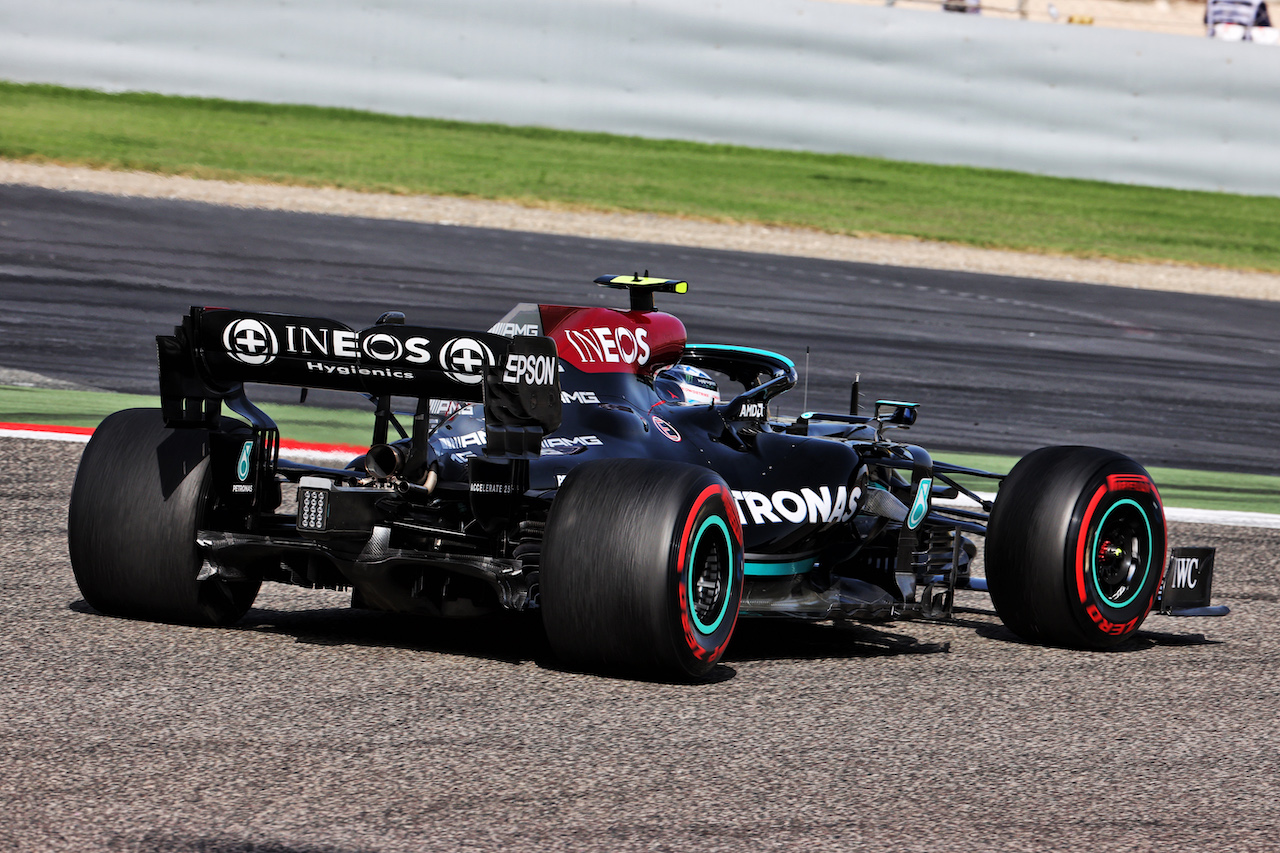 GP BAHRAIN, Valtteri Bottas (FIN) Mercedes AMG F1 W12.
27.03.2021. Formula 1 World Championship, Rd 1, Bahrain Grand Prix, Sakhir, Bahrain, Qualifiche Day.
- www.xpbimages.com, EMail: requests@xpbimages.com © Copyright: Batchelor / XPB Images