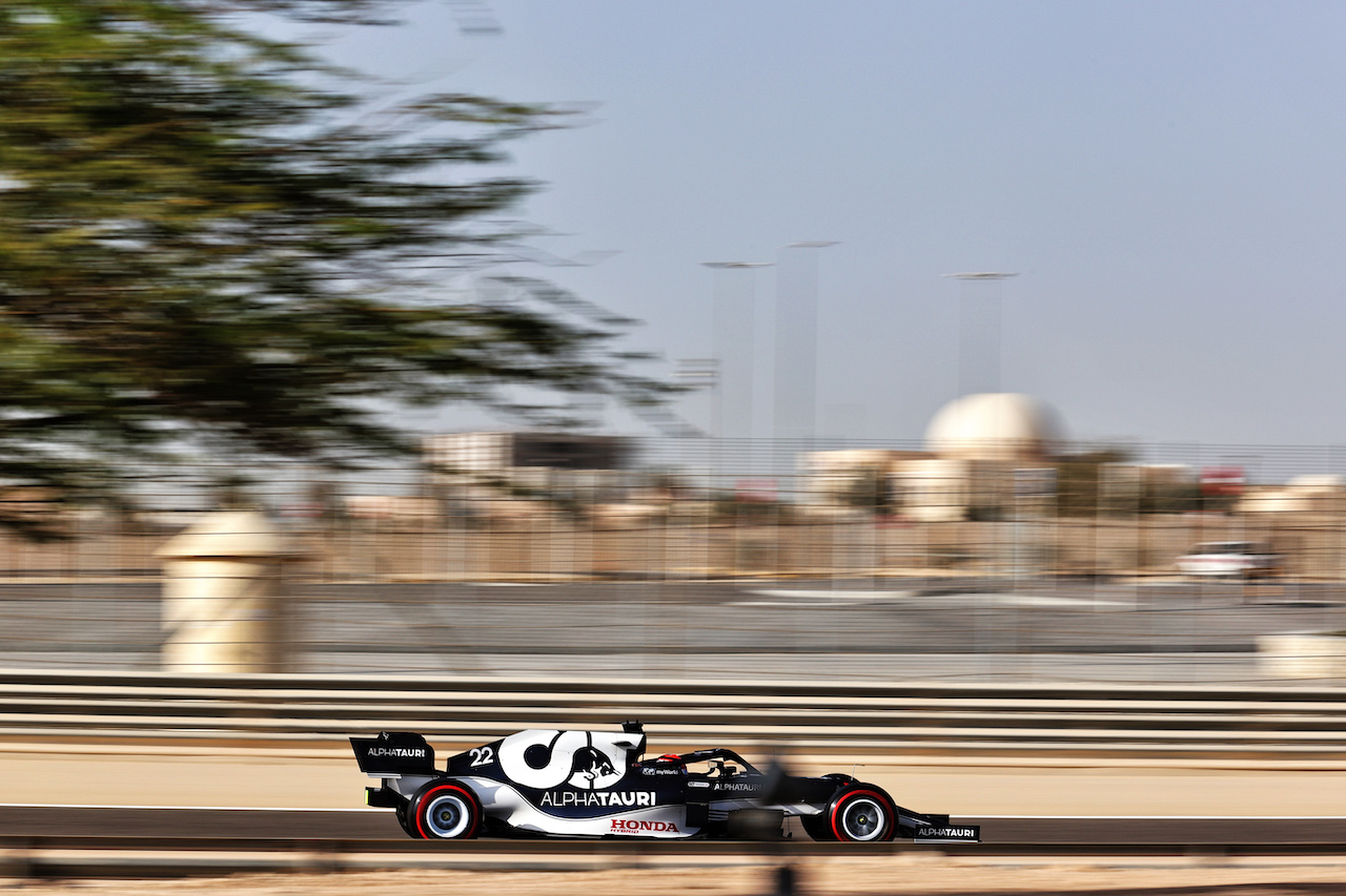 GP BAHRAIN, Yuki Tsunoda (JPN) AlphaTauri AT02.
27.03.2021. Formula 1 World Championship, Rd 1, Bahrain Grand Prix, Sakhir, Bahrain, Qualifiche Day.
- www.xpbimages.com, EMail: requests@xpbimages.com © Copyright: Charniaux / XPB Images