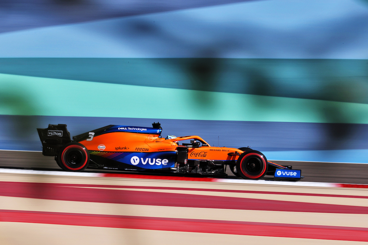 GP BAHRAIN, Daniel Ricciardo (AUS) McLaren MCL35M.
27.03.2021. Formula 1 World Championship, Rd 1, Bahrain Grand Prix, Sakhir, Bahrain, Qualifiche Day.
- www.xpbimages.com, EMail: requests@xpbimages.com © Copyright: Charniaux / XPB Images