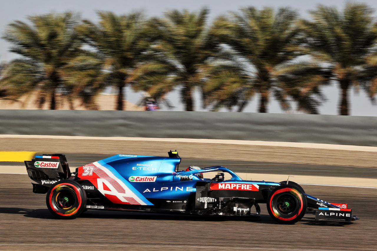 GP BAHRAIN, Esteban Ocon (FRA) Alpine F1 Team A521.
27.03.2021. Formula 1 World Championship, Rd 1, Bahrain Grand Prix, Sakhir, Bahrain, Qualifiche Day.
- www.xpbimages.com, EMail: requests@xpbimages.com © Copyright: Batchelor / XPB Images