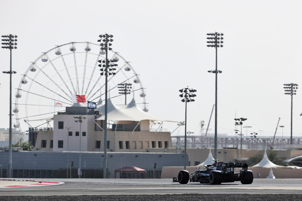 GP BAHRAIN, Valtteri Bottas (FIN) Mercedes AMG F1 W12.
27.03.2021. Formula 1 World Championship, Rd 1, Bahrain Grand Prix, Sakhir, Bahrain, Qualifiche Day.
- www.xpbimages.com, EMail: requests@xpbimages.com © Copyright: Batchelor / XPB Images