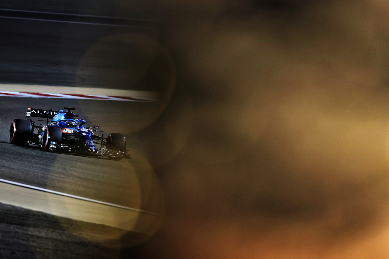 GP BAHRAIN, Fernando Alonso (ESP) Alpine F1 Team A521.
27.03.2021. Formula 1 World Championship, Rd 1, Bahrain Grand Prix, Sakhir, Bahrain, Qualifiche Day.
- www.xpbimages.com, EMail: requests@xpbimages.com © Copyright: Charniaux / XPB Images