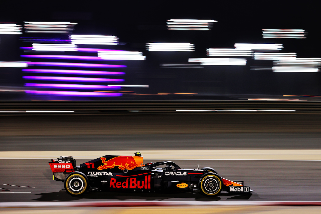 GP BAHRAIN, Sergio Perez (MEX) Red Bull Racing RB16B.
26.03.2021. Formula 1 World Championship, Rd 1, Bahrain Grand Prix, Sakhir, Bahrain, Practice Day
- www.xpbimages.com, EMail: requests@xpbimages.com © Copyright: Batchelor / XPB Images