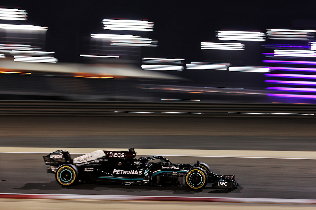 GP BAHRAIN, Lewis Hamilton (GBR) Mercedes AMG F1 W12.
26.03.2021. Formula 1 World Championship, Rd 1, Bahrain Grand Prix, Sakhir, Bahrain, Practice Day
- www.xpbimages.com, EMail: requests@xpbimages.com © Copyright: Batchelor / XPB Images