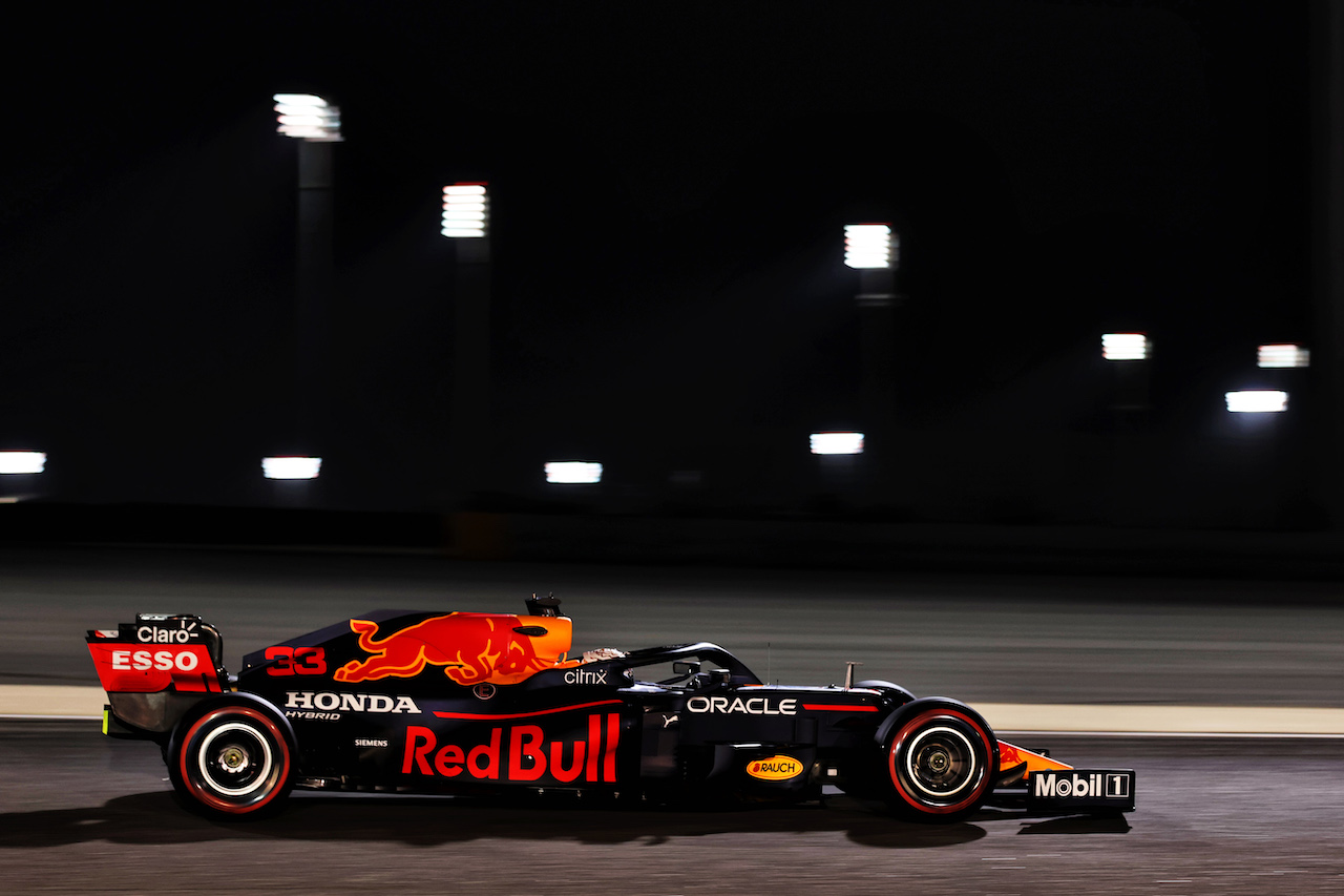 GP BAHRAIN, Max Verstappen (NLD) Red Bull Racing RB16B.
26.03.2021. Formula 1 World Championship, Rd 1, Bahrain Grand Prix, Sakhir, Bahrain, Practice Day
- www.xpbimages.com, EMail: requests@xpbimages.com © Copyright: Batchelor / XPB Images