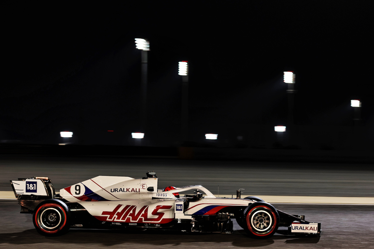 GP BAHRAIN, Nikita Mazepin (RUS) Haas F1 Team VF-21.
26.03.2021. Formula 1 World Championship, Rd 1, Bahrain Grand Prix, Sakhir, Bahrain, Practice Day
- www.xpbimages.com, EMail: requests@xpbimages.com © Copyright: Batchelor / XPB Images