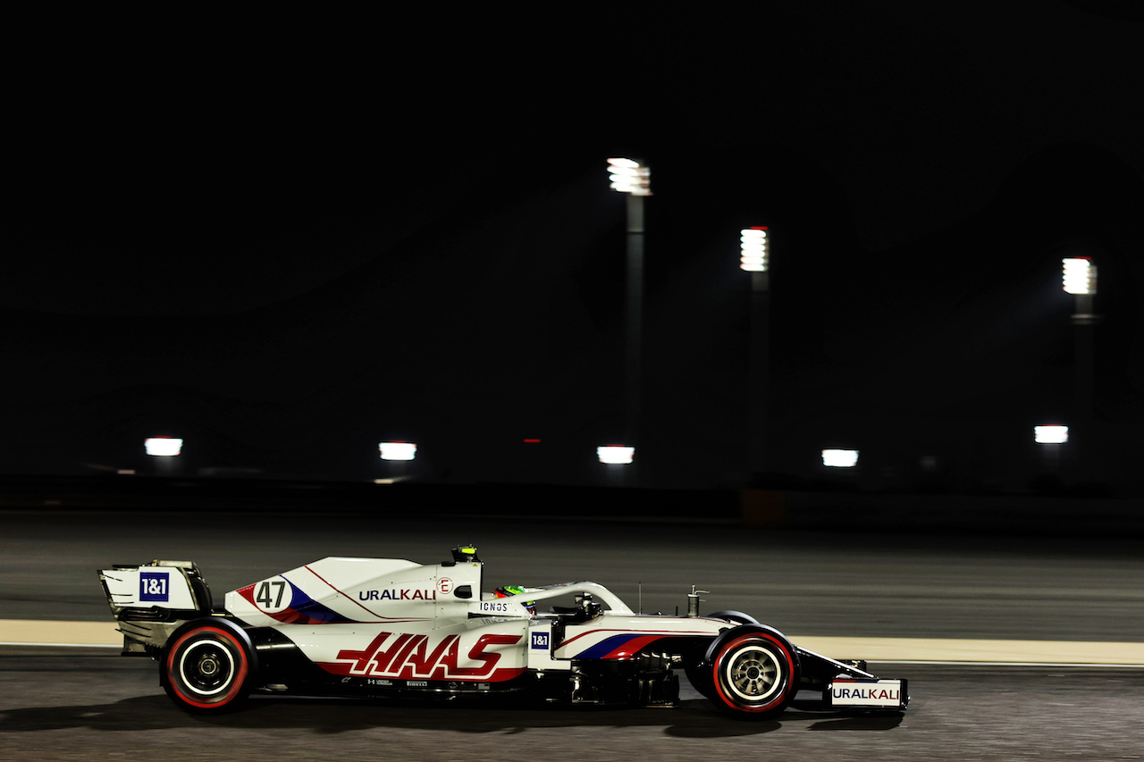 GP BAHRAIN, Mick Schumacher (GER) Haas VF-21.
26.03.2021. Formula 1 World Championship, Rd 1, Bahrain Grand Prix, Sakhir, Bahrain, Practice Day
- www.xpbimages.com, EMail: requests@xpbimages.com © Copyright: Batchelor / XPB Images