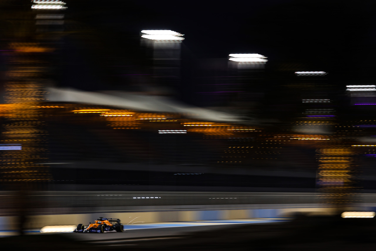 GP BAHRAIN, Daniel Ricciardo (AUS), McLaren F1 Team 
26.03.2021. Formula 1 World Championship, Rd 1, Bahrain Grand Prix, Sakhir, Bahrain, Practice Day
- www.xpbimages.com, EMail: requests@xpbimages.com ¬© Copyright: Charniaux / XPB Images