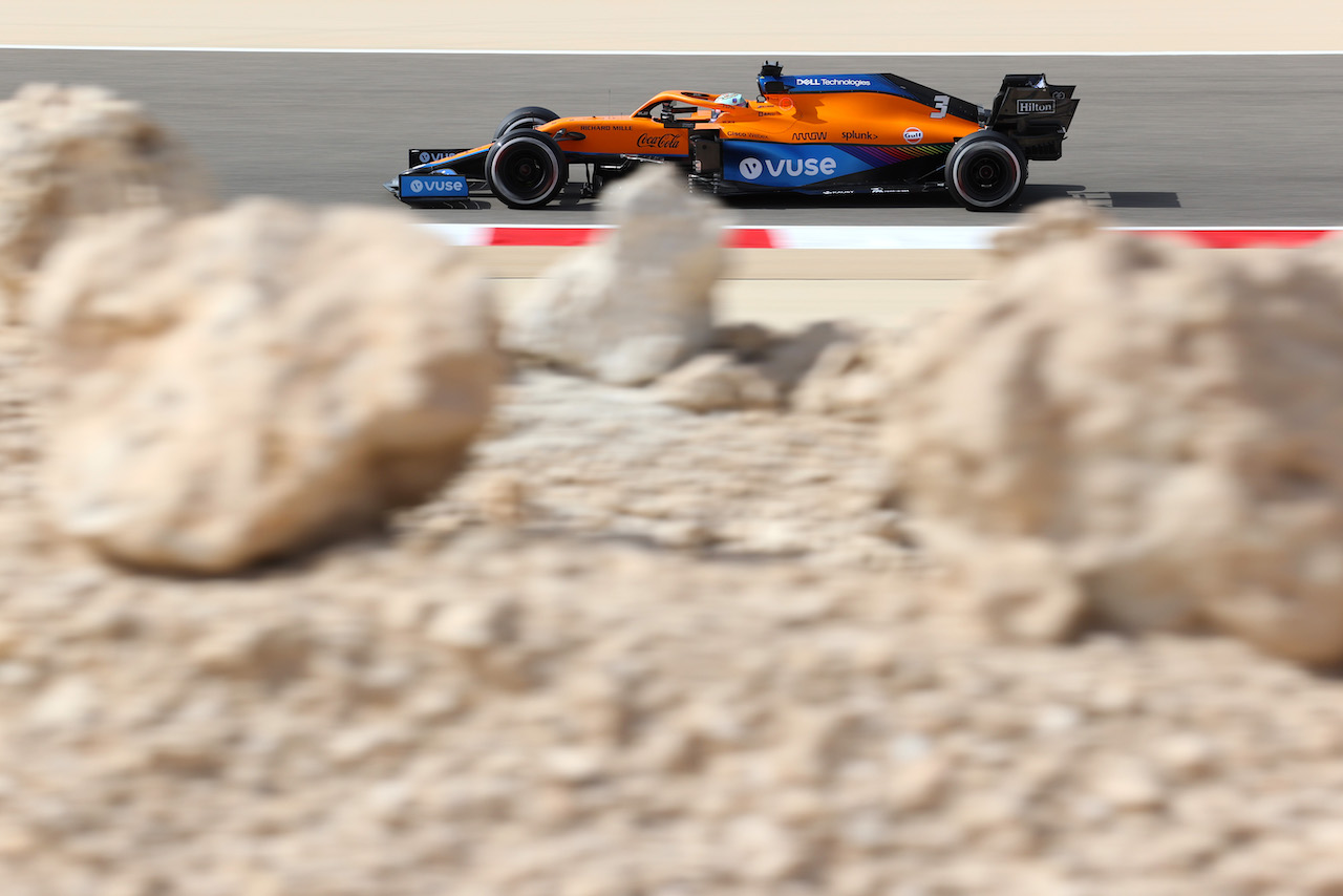 GP BAHRAIN, Daniel Ricciardo (AUS), McLaren F1 Team 
26.03.2021. Formula 1 World Championship, Rd 1, Bahrain Grand Prix, Sakhir, Bahrain, Practice Day
- www.xpbimages.com, EMail: requests@xpbimages.com ¬© Copyright: Charniaux / XPB Images