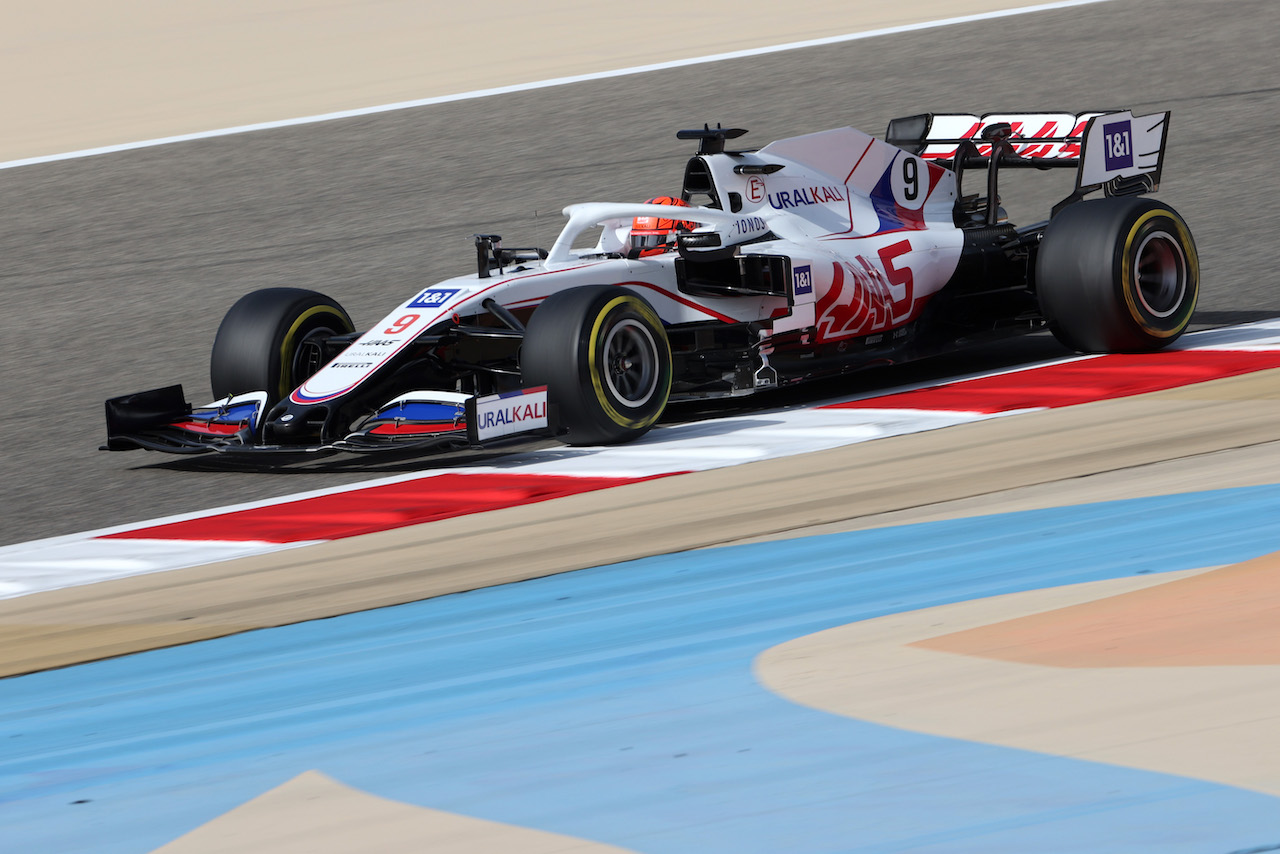 GP BAHRAIN, Nikita Mazepin (RUS), Haas F1 Team 
26.03.2021. Formula 1 World Championship, Rd 1, Bahrain Grand Prix, Sakhir, Bahrain, Practice Day
- www.xpbimages.com, EMail: requests@xpbimages.com ¬© Copyright: Charniaux / XPB Images