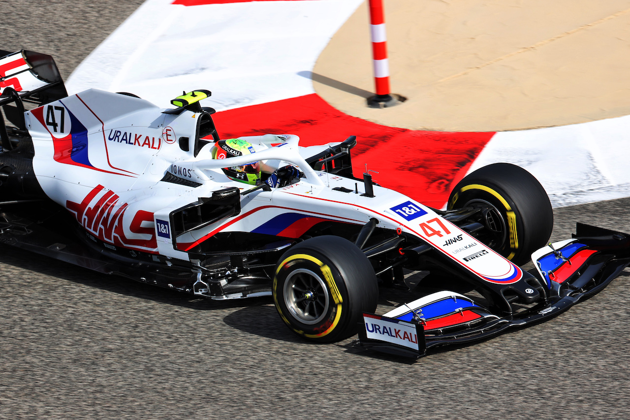 GP BAHRAIN, Mick Schumacher (GER) Haas VF-21.
26.03.2021. Formula 1 World Championship, Rd 1, Bahrain Grand Prix, Sakhir, Bahrain, Practice Day
- www.xpbimages.com, EMail: requests@xpbimages.com © Copyright: Batchelor / XPB Images