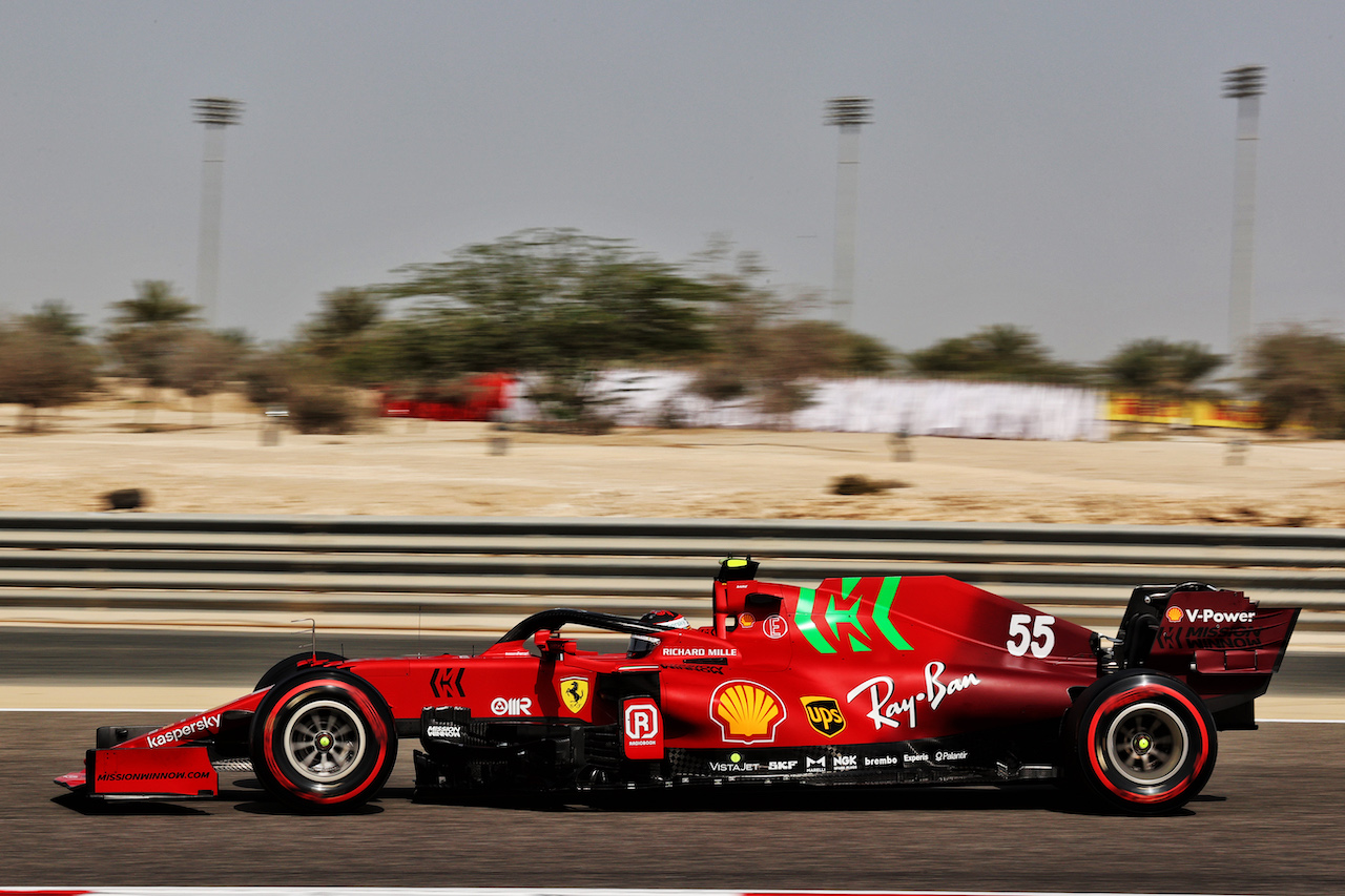 GP BAHRAIN, Carlos Sainz Jr (ESP) Ferrari SF-21.
26.03.2021. Formula 1 World Championship, Rd 1, Bahrain Grand Prix, Sakhir, Bahrain, Practice Day
- www.xpbimages.com, EMail: requests@xpbimages.com © Copyright: Batchelor / XPB Images