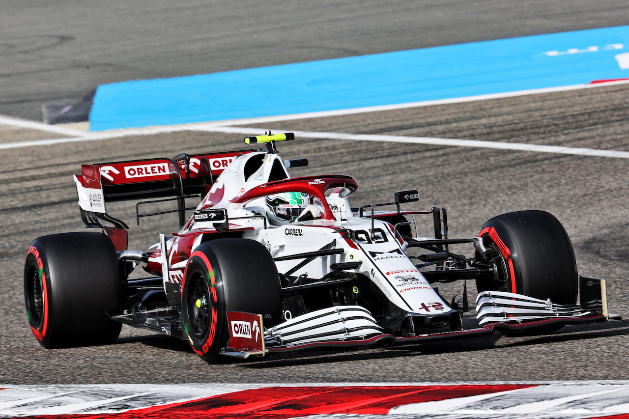 GP BAHRAIN, Antonio Giovinazzi (ITA) Alfa Romeo Racing C41.
26.03.2021. Formula 1 World Championship, Rd 1, Bahrain Grand Prix, Sakhir, Bahrain, Practice Day
- www.xpbimages.com, EMail: requests@xpbimages.com © Copyright: Batchelor / XPB Images