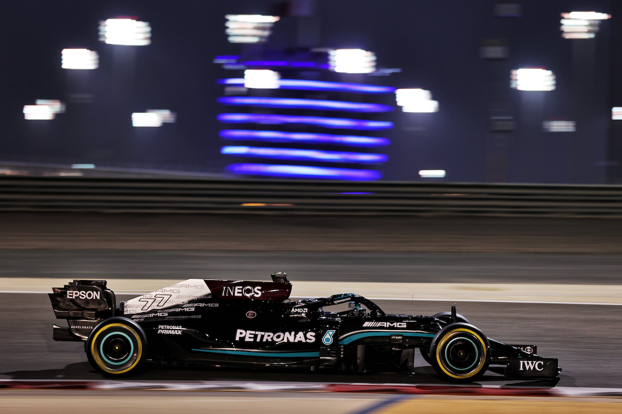 GP BAHRAIN, Valtteri Bottas (FIN) Mercedes AMG F1 W12.
26.03.2021. Formula 1 World Championship, Rd 1, Bahrain Grand Prix, Sakhir, Bahrain, Practice Day
- www.xpbimages.com, EMail: requests@xpbimages.com © Copyright: Batchelor / XPB Images