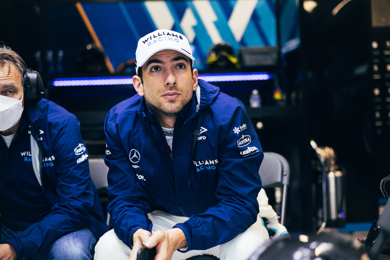 GP BELGIO, Nicholas Latifi (CDN) Williams Racing in the pits while the race is stopped.
29.08.2021. Formula 1 World Championship, Rd 12, Belgian Grand Prix, Spa Francorchamps, Belgium, Gara Day.
- www.xpbimages.com, EMail: requests@xpbimages.com © Copyright: Bearne / XPB Images