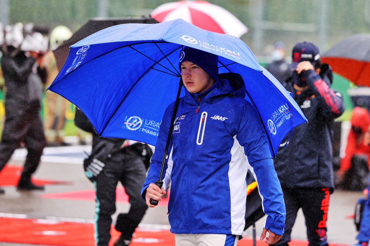 GP BELGIO, Nikita Mazepin (RUS) Haas F1 Team on the grid.
29.08.2021. Formula 1 World Championship, Rd 12, Belgian Grand Prix, Spa Francorchamps, Belgium, Gara Day.
- www.xpbimages.com, EMail: requests@xpbimages.com © Copyright: Moy / XPB Images