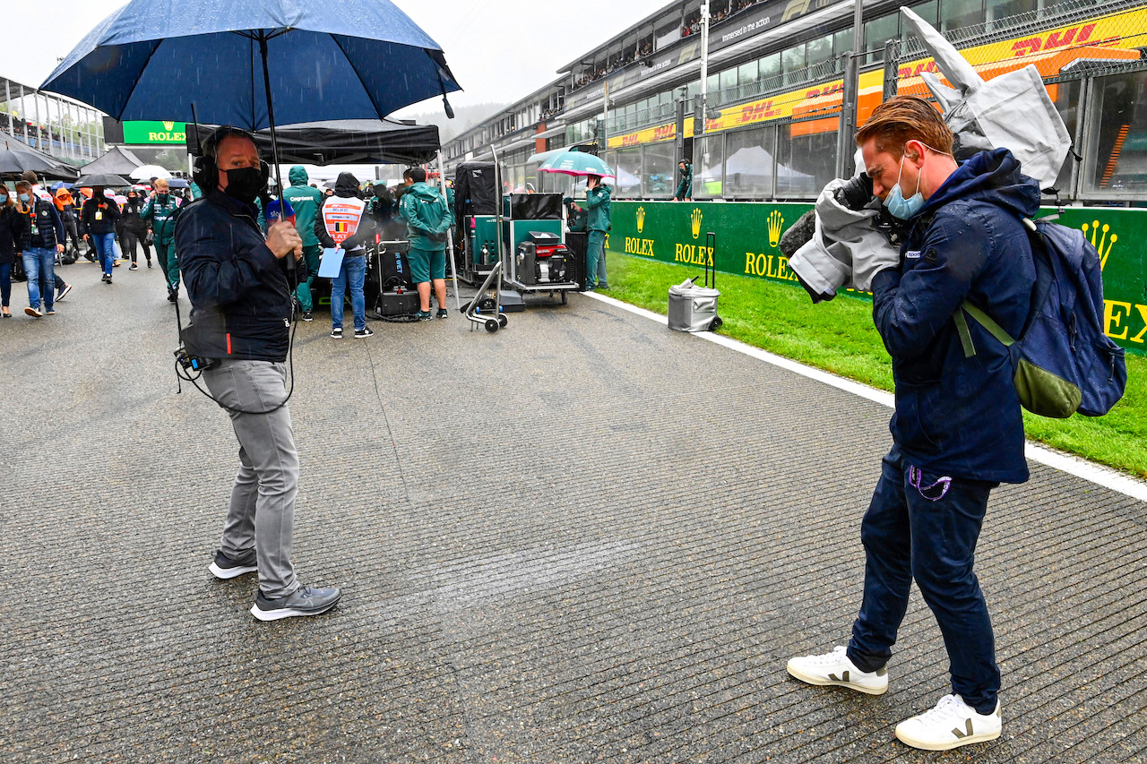 GP BELGIO, Martin Brundle (GBR) Sky Sports Commentator on the grid.
29.08.2021. Formula 1 World Championship, Rd 12, Belgian Grand Prix, Spa Francorchamps, Belgium, Gara Day.
- www.xpbimages.com, EMail: requests@xpbimages.com © Copyright: FIA Pool Image for Editorial Use Only
