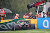 GP BELGIO, The Red Bull Racing RB16B of Sergio Perez (MEX) is craned away from the circuit after he crashed heading to the grid.
29.08.2021. Formula 1 World Championship, Rd 12, Belgian Grand Prix, Spa Francorchamps, Belgium, Gara Day.
- www.xpbimages.com, EMail: requests@xpbimages.com © Copyright: Batchelor / XPB Images