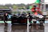 GP BELGIO, Red Bull Racing meccanici in the pits while the race is stopped.
29.08.2021. Formula 1 World Championship, Rd 12, Belgian Grand Prix, Spa Francorchamps, Belgium, Gara Day.
- www.xpbimages.com, EMail: requests@xpbimages.com © Copyright: Moy / XPB Images
