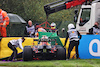 GP BELGIO, The Red Bull Racing RB16B of Sergio Perez (MEX) is craned away from the circuit after he crashed heading to the grid.
29.08.2021. Formula 1 World Championship, Rd 12, Belgian Grand Prix, Spa Francorchamps, Belgium, Gara Day.
- www.xpbimages.com, EMail: requests@xpbimages.com © Copyright: Batchelor / XPB Images