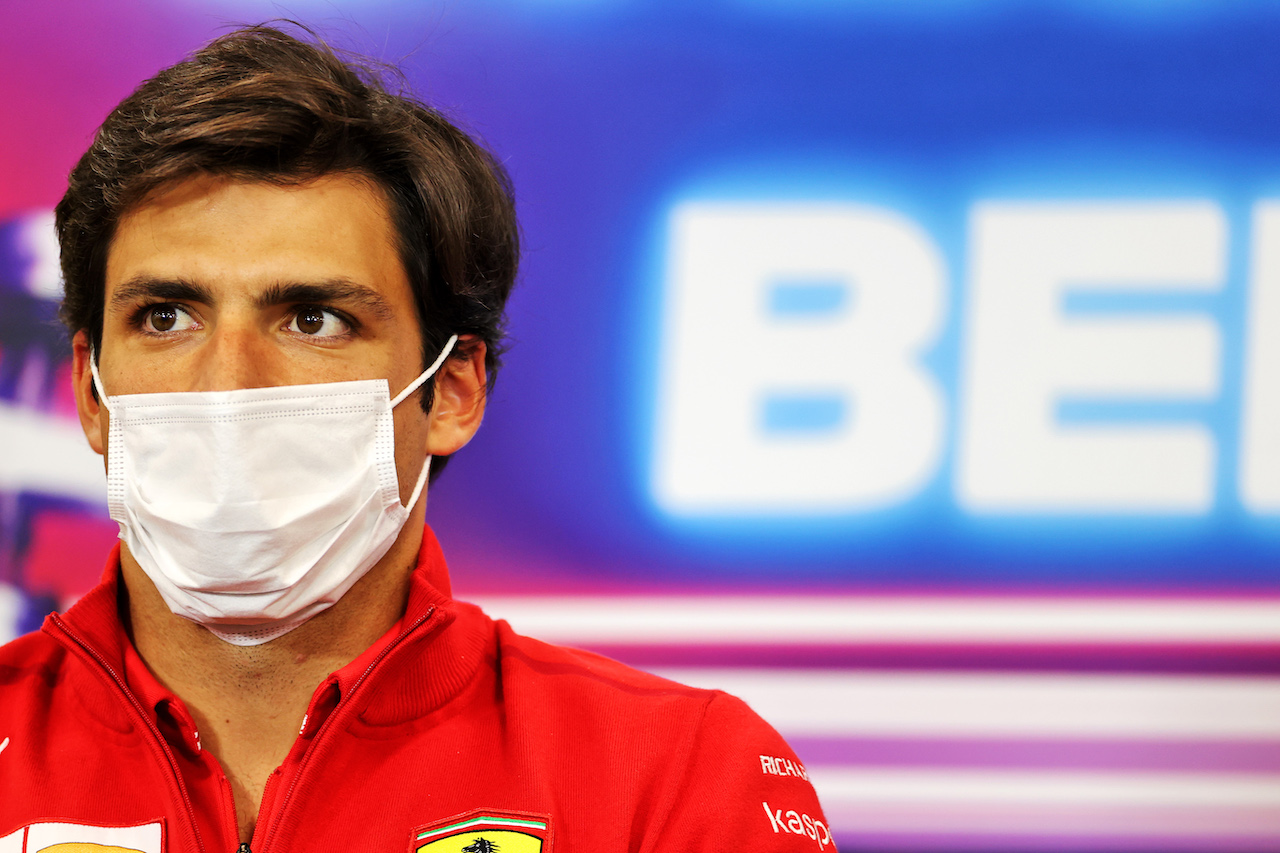 GP BELGIO, Carlos Sainz Jr (ESP) Ferrari in the FIA Press Conference.
26.08.2021. Formula 1 World Championship, Rd 12, Belgian Grand Prix, Spa Francorchamps, Belgium, Preparation Day.
- www.xpbimages.com, EMail: requests@xpbimages.com © Copyright: Charniaux / XPB Images