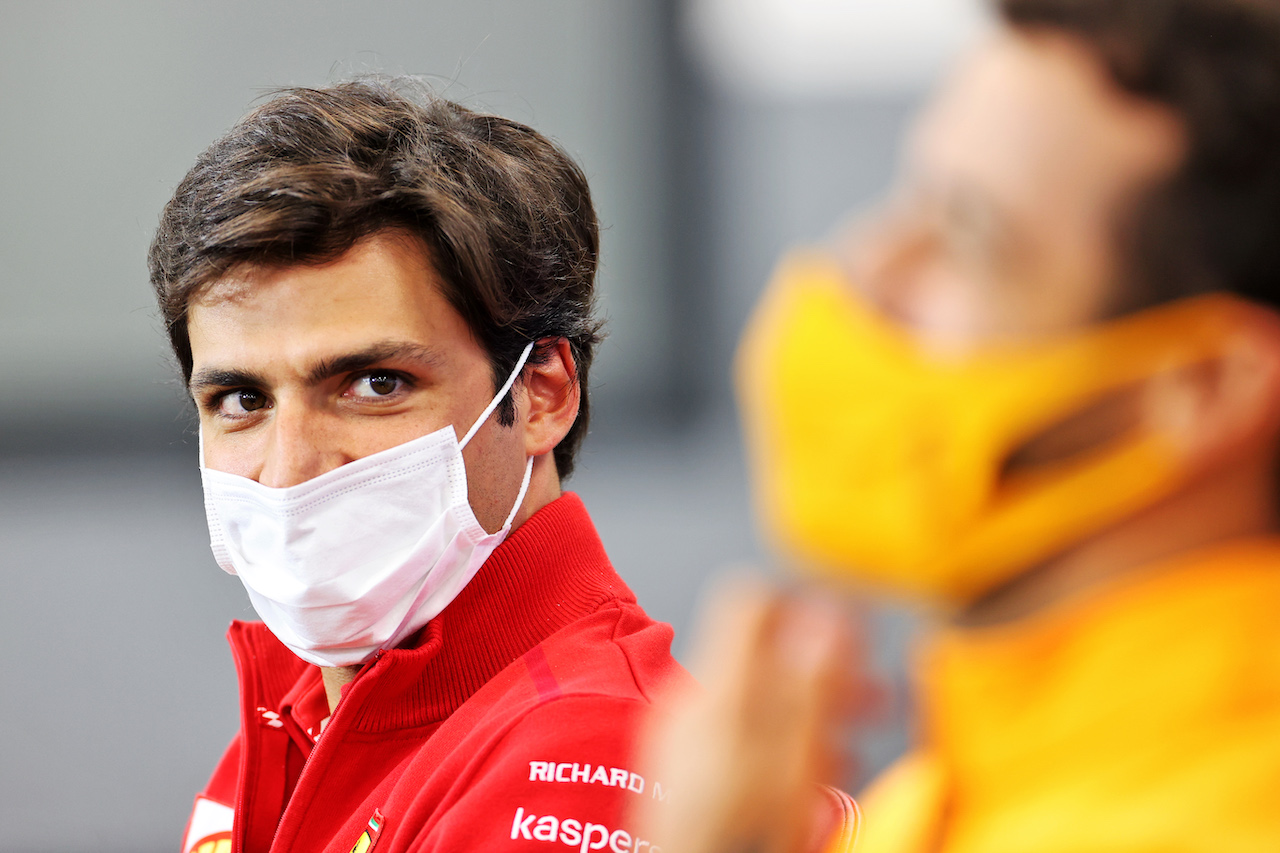GP BELGIO, Carlos Sainz Jr (ESP) Ferrari in the FIA Press Conference.
26.08.2021. Formula 1 World Championship, Rd 12, Belgian Grand Prix, Spa Francorchamps, Belgium, Preparation Day.
- www.xpbimages.com, EMail: requests@xpbimages.com © Copyright: Charniaux / XPB Images