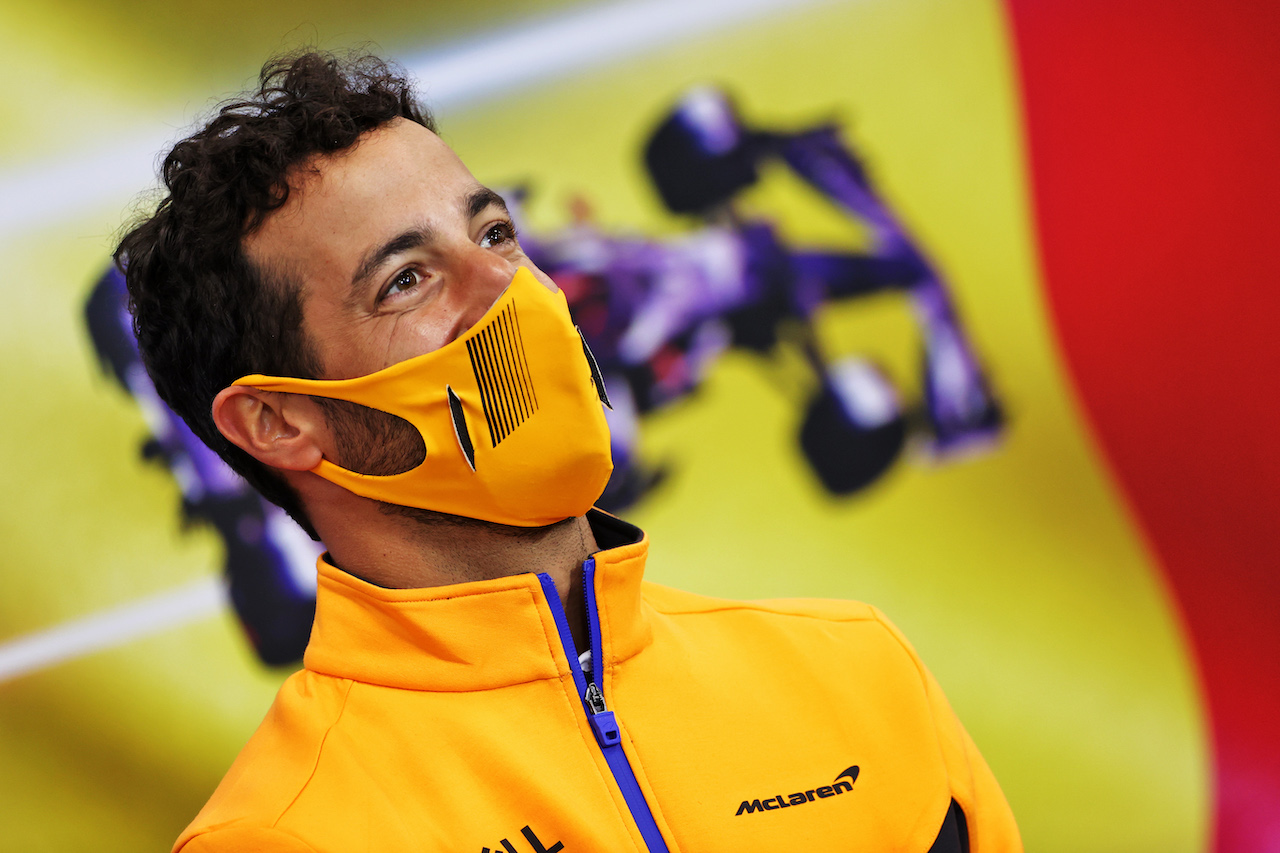 GP BELGIO, Daniel Ricciardo (AUS) McLaren in the FIA Press Conference.
26.08.2021. Formula 1 World Championship, Rd 12, Belgian Grand Prix, Spa Francorchamps, Belgium, Preparation Day.
- www.xpbimages.com, EMail: requests@xpbimages.com © Copyright: Charniaux / XPB Images