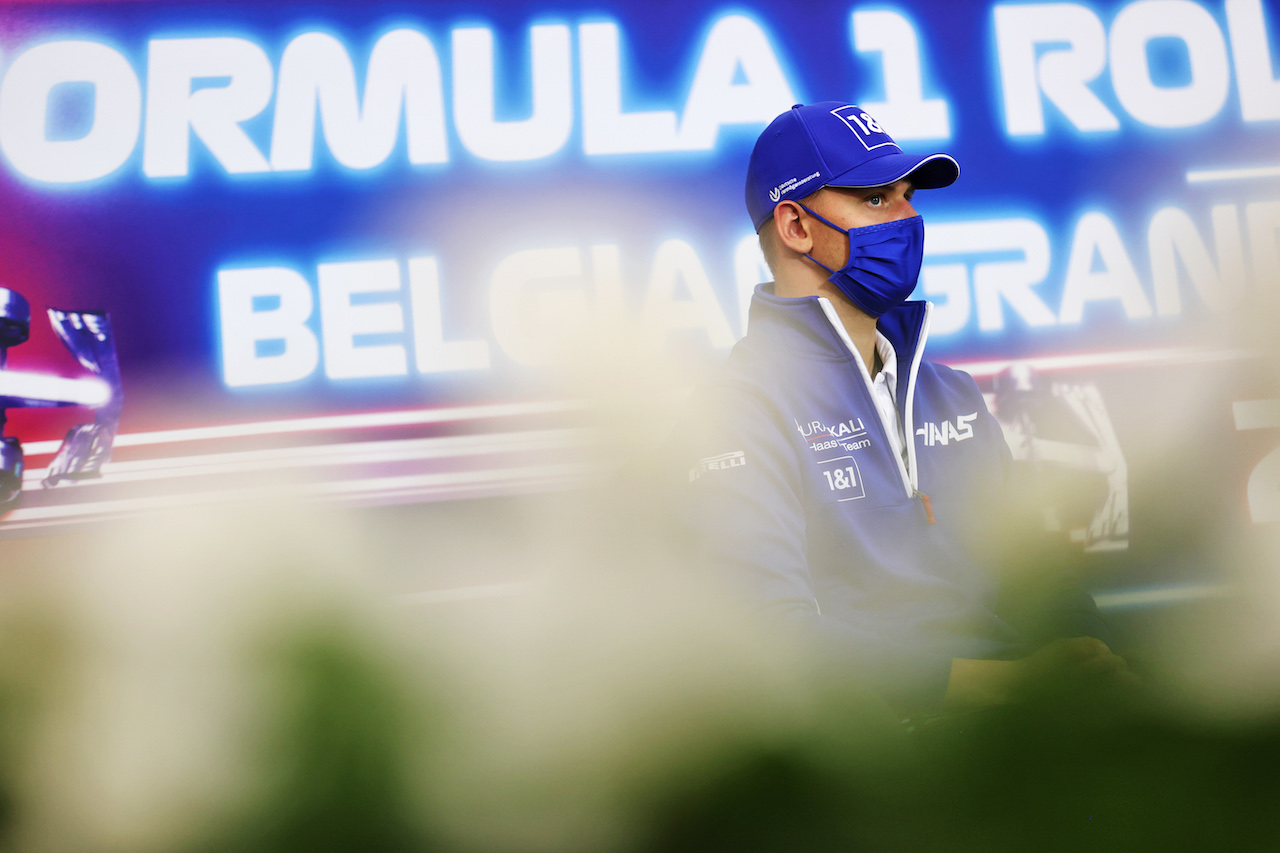 GP BELGIO, Mick Schumacher (GER) Haas F1 Team in the FIA Press Conference.
26.08.2021. Formula 1 World Championship, Rd 12, Belgian Grand Prix, Spa Francorchamps, Belgium, Preparation Day.
- www.xpbimages.com, EMail: requests@xpbimages.com © Copyright: Charniaux / XPB Images