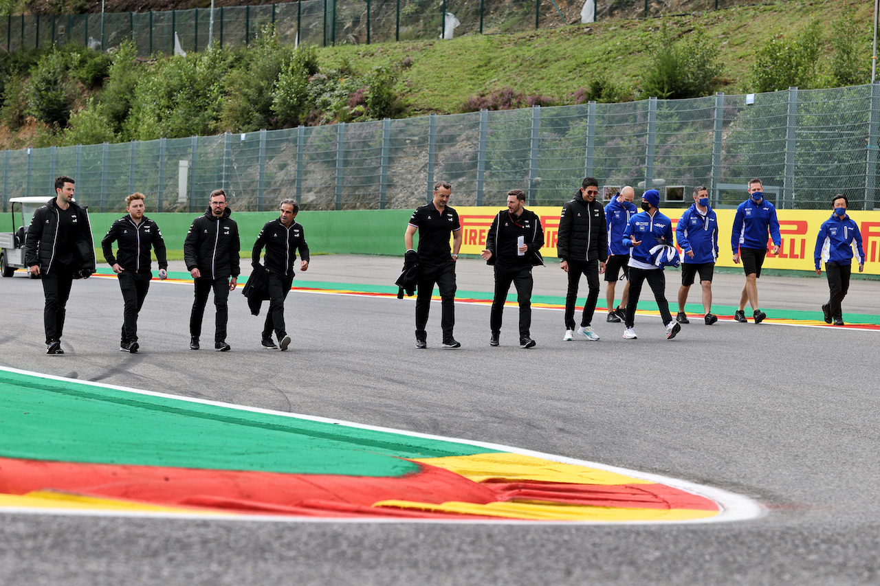 GP BELGIO, Esteban Ocon (FRA) Alpine F1 Team walks the circuit with the team e Mick Schumacher (GER) Haas F1 Team.
26.08.2021. Formula 1 World Championship, Rd 12, Belgian Grand Prix, Spa Francorchamps, Belgium, Preparation Day.
- www.xpbimages.com, EMail: requests@xpbimages.com © Copyright: Moy / XPB Images