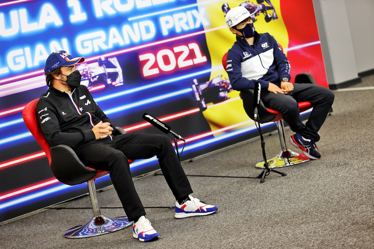 GP BELGIO, (L to R): Fernando Alonso (ESP) Alpine F1 Team e Yuki Tsunoda (JPN) AlphaTauri in the FIA Press Conference.
26.08.2021. Formula 1 World Championship, Rd 12, Belgian Grand Prix, Spa Francorchamps, Belgium, Preparation Day.
- www.xpbimages.com, EMail: requests@xpbimages.com © Copyright: Charniaux / XPB Images