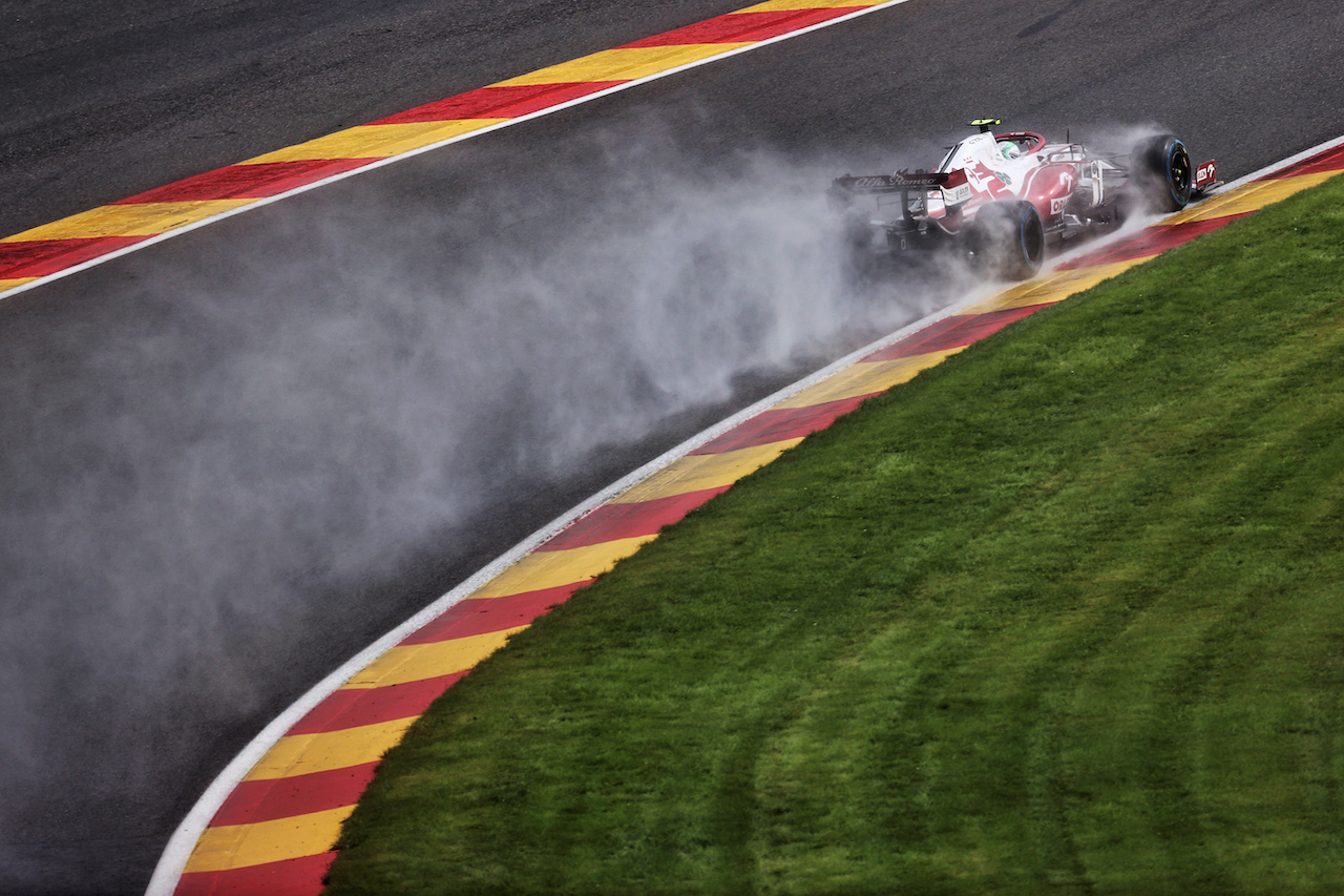 GP BELGIO, Antonio Giovinazzi (ITA) Alfa Romeo Racing C41.
28.08.2021. Formula 1 World Championship, Rd 12, Belgian Grand Prix, Spa Francorchamps, Belgium, Qualifiche Day.
- www.xpbimages.com, EMail: requests@xpbimages.com © Copyright: Batchelor / XPB Images