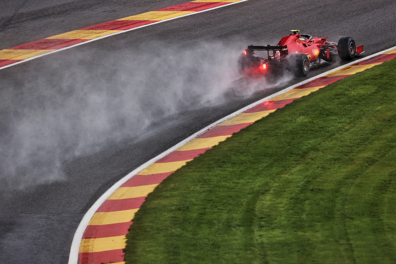 GP BELGIO, Carlos Sainz Jr (ESP) Ferrari SF-21.
28.08.2021. Formula 1 World Championship, Rd 12, Belgian Grand Prix, Spa Francorchamps, Belgium, Qualifiche Day.
- www.xpbimages.com, EMail: requests@xpbimages.com © Copyright: Batchelor / XPB Images