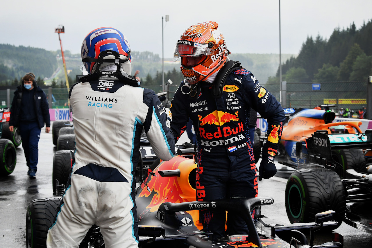 GP BELGIO, (L to R): George Russell (GBR) Williams Racing celebrates his second position in qualifying parc ferme with pole sitter Max Verstappen (NLD) Red Bull Racing RB16B.
28.08.2021. Formula 1 World Championship, Rd 12, Belgian Grand Prix, Spa Francorchamps, Belgium, Qualifiche Day.
- www.xpbimages.com, EMail: requests@xpbimages.com © Copyright: FIA Pool Image for Editorial Use Only