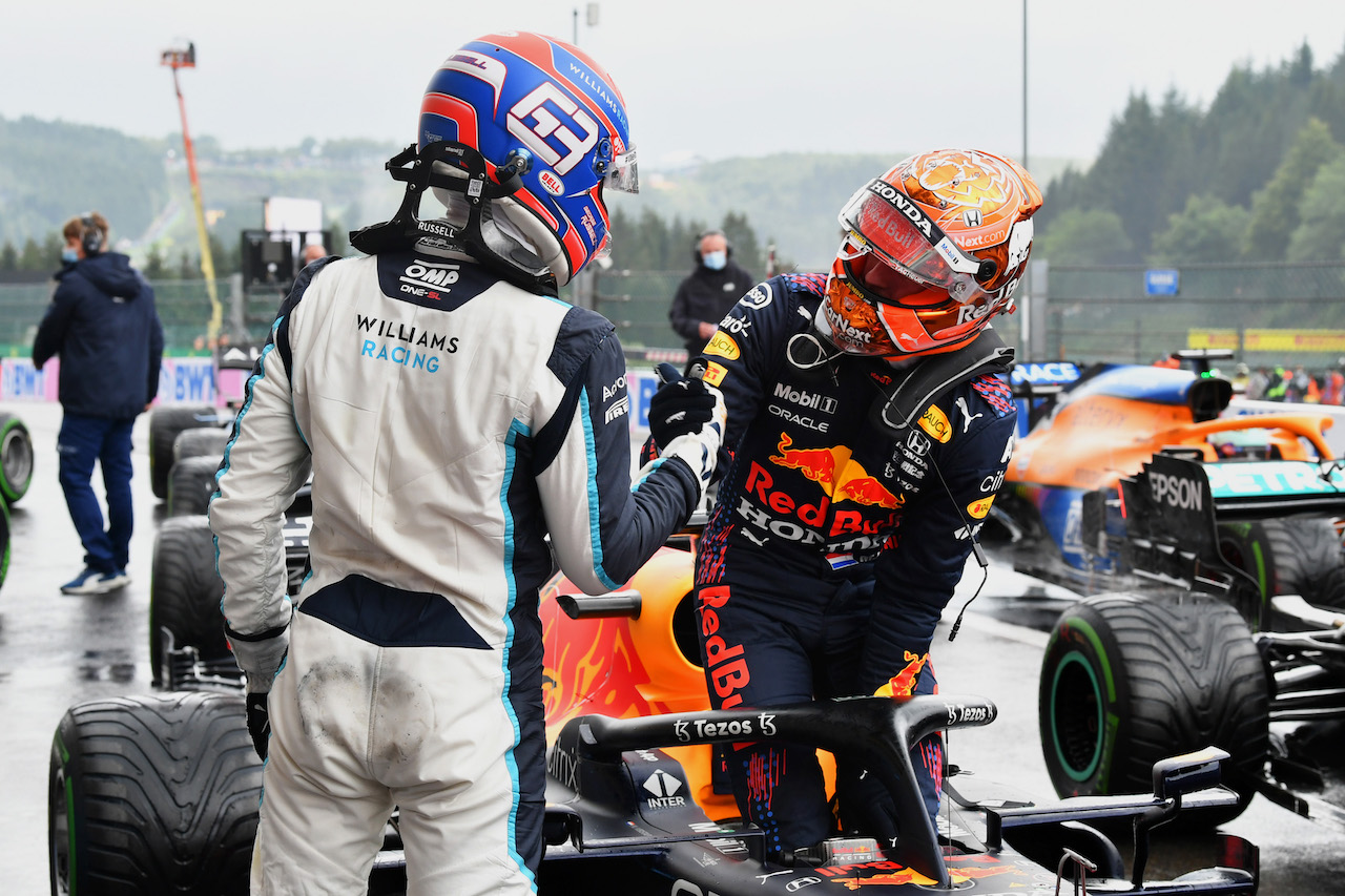 GP BELGIO, (L to R): George Russell (GBR) Williams Racing celebrates his second position in qualifying parc ferme with pole sitter Max Verstappen (NLD) Red Bull Racing RB16B.
28.08.2021. Formula 1 World Championship, Rd 12, Belgian Grand Prix, Spa Francorchamps, Belgium, Qualifiche Day.
- www.xpbimages.com, EMail: requests@xpbimages.com © Copyright: FIA Pool Image for Editorial Use Only