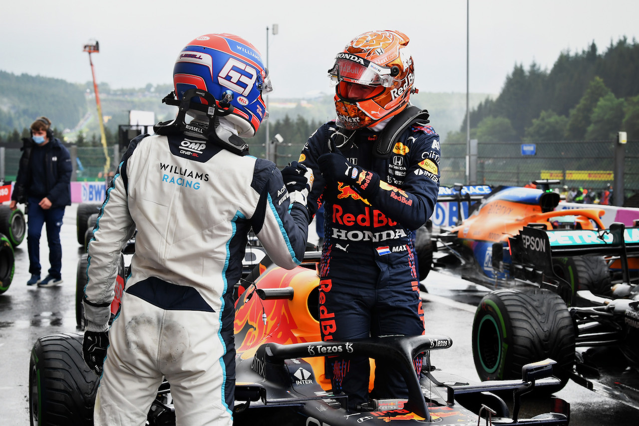 GP BELGIO, (L to R): George Russell (GBR) Williams Racing celebrates his second position in qualifying parc ferme with pole sitter Max Verstappen (NLD) Red Bull Racing RB16B.
28.08.2021. Formula 1 World Championship, Rd 12, Belgian Grand Prix, Spa Francorchamps, Belgium, Qualifiche Day.
- www.xpbimages.com, EMail: requests@xpbimages.com © Copyright: FIA Pool Image for Editorial Use Only