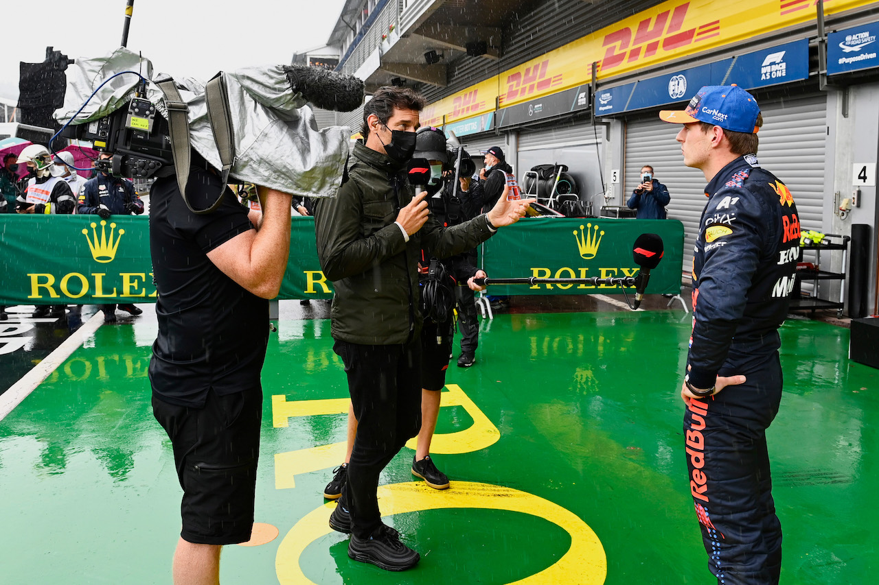 GP BELGIO, Max Verstappen (NLD) Red Bull Racing with Mark Webber (AUS) Channel 4 Presenter in qualifying parc ferme.
28.08.2021. Formula 1 World Championship, Rd 12, Belgian Grand Prix, Spa Francorchamps, Belgium, Qualifiche Day.
- www.xpbimages.com, EMail: requests@xpbimages.com © Copyright: FIA Pool Image for Editorial Use Only