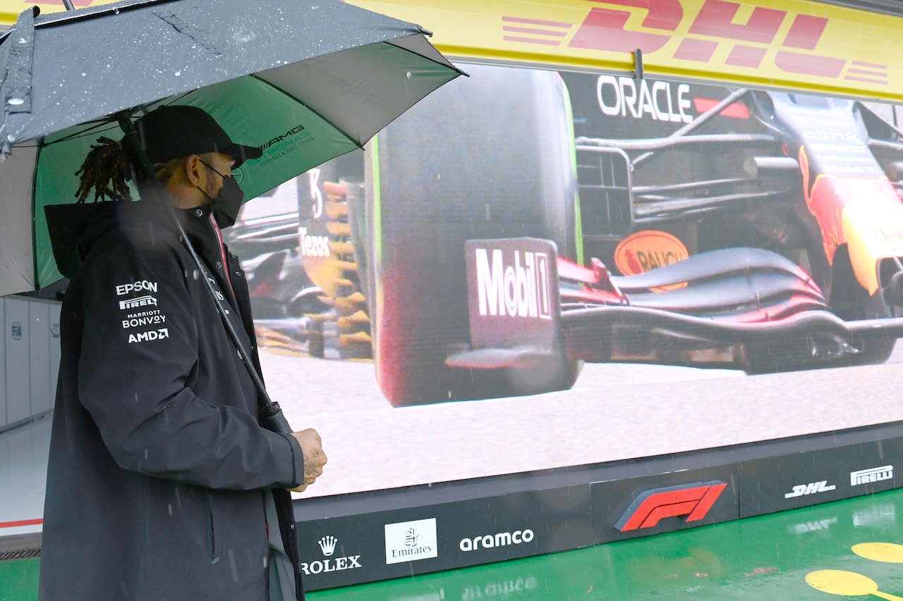 GP BELGIO, Lewis Hamilton (GBR) Mercedes AMG F1 in qualifying parc ferme.
28.08.2021. Formula 1 World Championship, Rd 12, Belgian Grand Prix, Spa Francorchamps, Belgium, Qualifiche Day.
- www.xpbimages.com, EMail: requests@xpbimages.com © Copyright: FIA Pool Image for Editorial Use Only