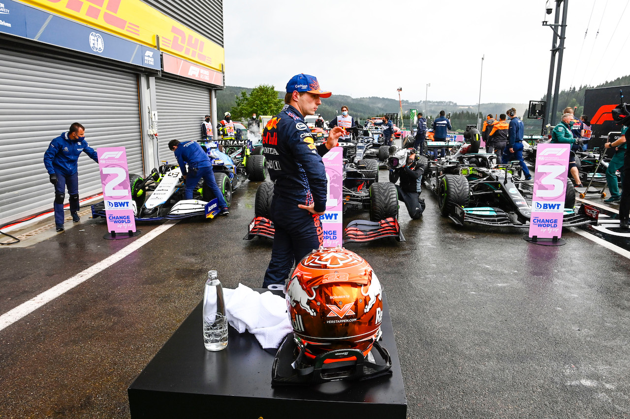GP BELGIO, Pole sitter Max Verstappen (NLD) Red Bull Racing in qualifying parc ferme.
28.08.2021. Formula 1 World Championship, Rd 12, Belgian Grand Prix, Spa Francorchamps, Belgium, Qualifiche Day.
- www.xpbimages.com, EMail: requests@xpbimages.com © Copyright: FIA Pool Image for Editorial Use Only