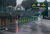 GP BELGIO, Circuit Atmosfera - a wet pit lane exit as qualifying approaches.
28.08.2021. Formula 1 World Championship, Rd 12, Belgian Grand Prix, Spa Francorchamps, Belgium, Qualifiche Day.
- www.xpbimages.com, EMail: requests@xpbimages.com © Copyright: Bearne / XPB Images